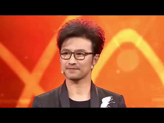 汪峰大女儿穿露脐装站c位跳舞 舞姿性感秀蛮腰